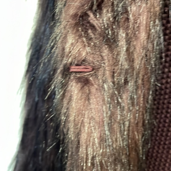 Sebby Collection Burgundy Faux Fur Front Vest -L- #0048 - Picture 7 of 14